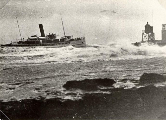 ss R. van Hasselt aankomst Stavoren bij storm november 1918